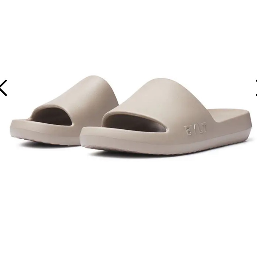 Bylt Lounge Slides